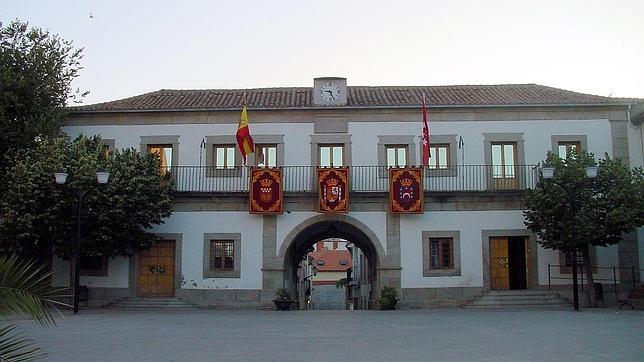 La fachada del Ayuntamiento de San Martín de Valdeiglesias