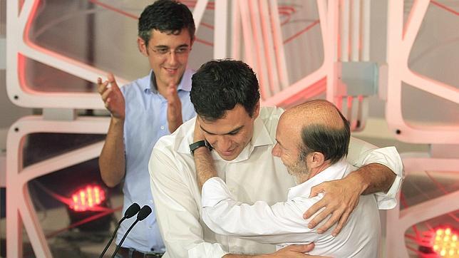 Sánchez se instala en el despacho de Griñán hasta que Rubalcaba desaloje Ferraz