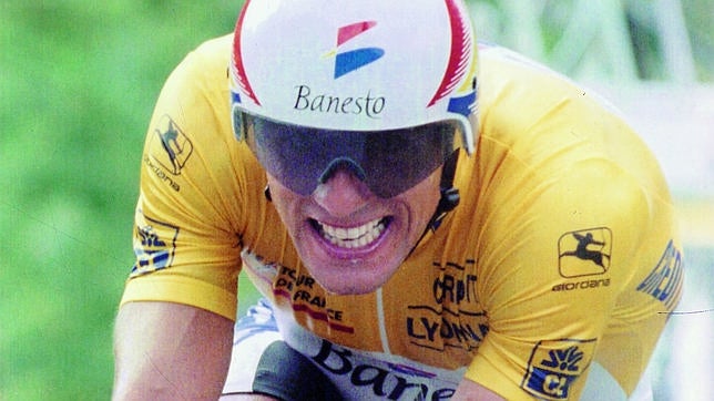 Indurain, de amarillo en el Tour