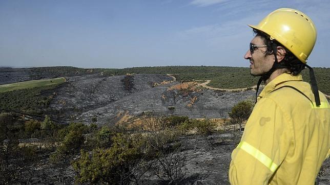 Los incendios de Bustares y Aleas alcanzan el nivel 2 de riesgo
