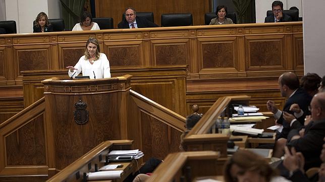 Las Cortes se quedan este lunes con 33 diputados