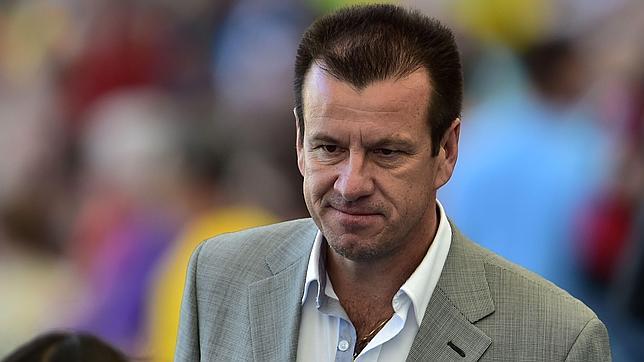 Dunga es el principal candidato para dirigir Brasil