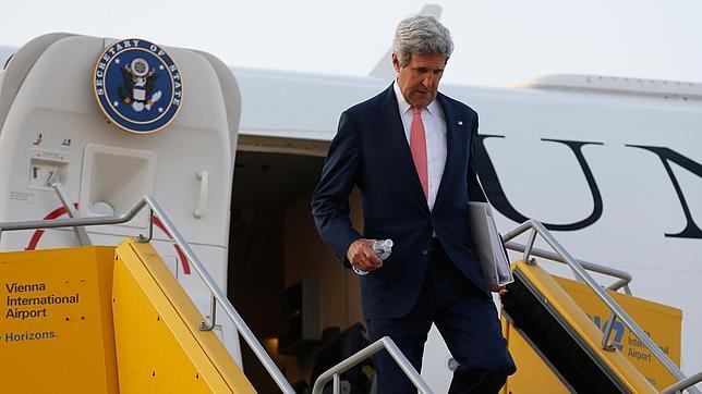 Kerry: «El sistema que derribó el avión fue transferido desde Rusia»