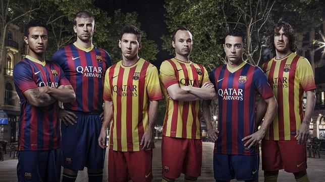 Fotografía promocional del Barcelona, con la «senyera» como segunda equipación