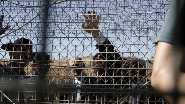 Marruecos impide que unos 200 inmigrantes salten la valla de Melilla