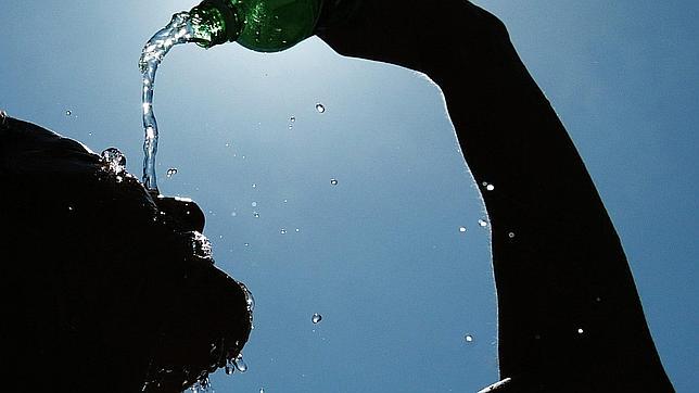 Cómo conservar la bebida fría en la playa