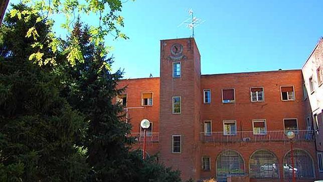 Fachada del Colegio Mayor Ximénez de Cisneros