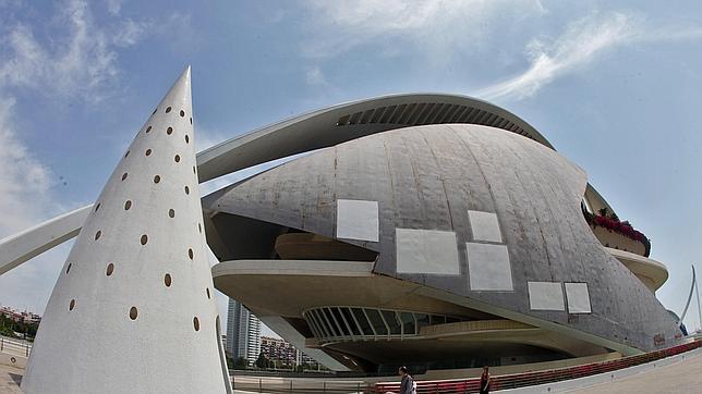 CACSA decidirá el jueves si acepta la decisión de Calatrava para la reparación del trencadís