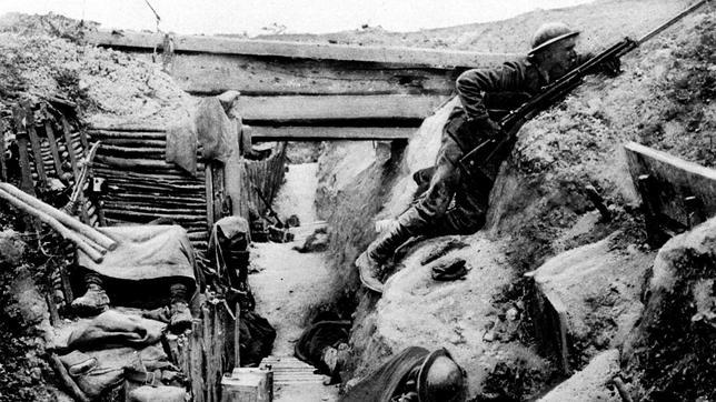Las trincheras eran el mejor medio para protegerse del fuego enemigo, pero el caldo de cultivo excelente para las enfermedades y el estrés de guerra