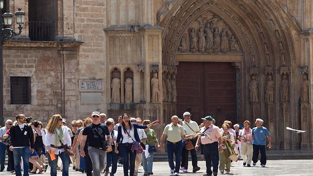 Los turistas extranjeros gastan 2.132 millones en el primer semestre