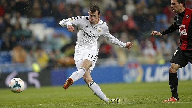 Gareth Bale, en el momento del disparo del gol ante el Rayo