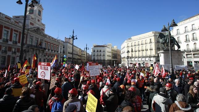 Coca Cola propone mantener el empleo a 80 trabajadores y recolocar al resto