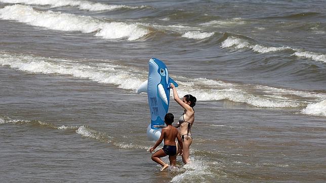 La calidad del agua es «excelente» en las playas de Valencia