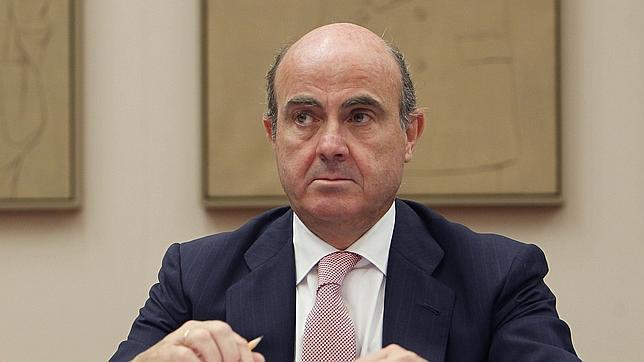 El ministro de Economía Luis de Guindos, durante su comparecencia del Congreso