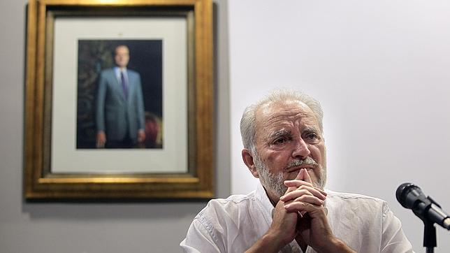 Julio Anguita, ingresado en el Hospital de Salamanca por una angina de pecho