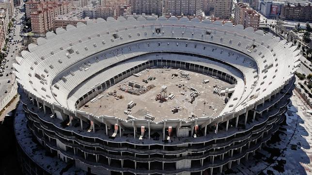 Esquerra Unida pide la retirada del plan para demoler Mestalla y hacer el nuevo estadio