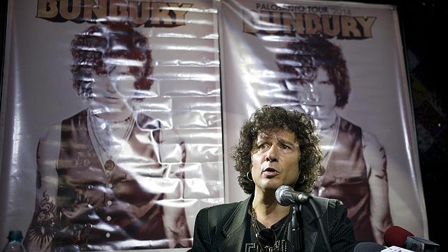 Enrique Bunbury quiere revisitar el repertorio de Héroes del Silencio