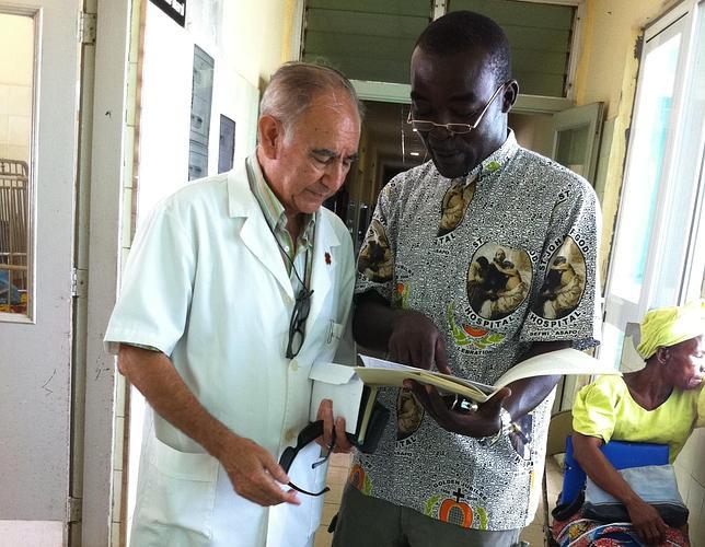 Los análisis confirman que el religioso español aislado en Liberia tiene ébola