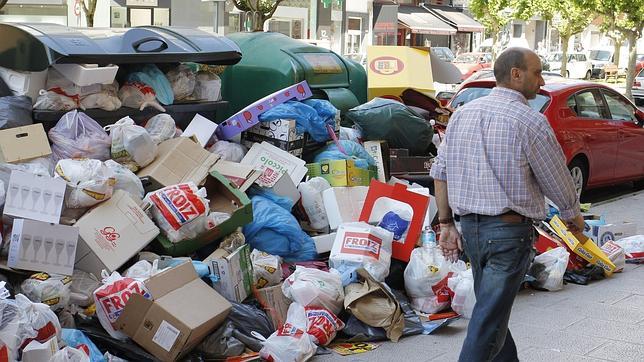 Una nueva reunión intentará poner fin hoy a la huelga de basura en Lugo