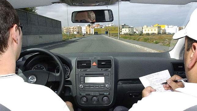 Alarma por el repunte de suspensos en el examen de conducir