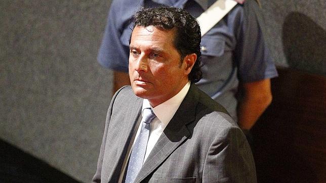El capitán Schettino imparte clases sobre la gestión del pánico tras el desastre del «Costa Concordia»