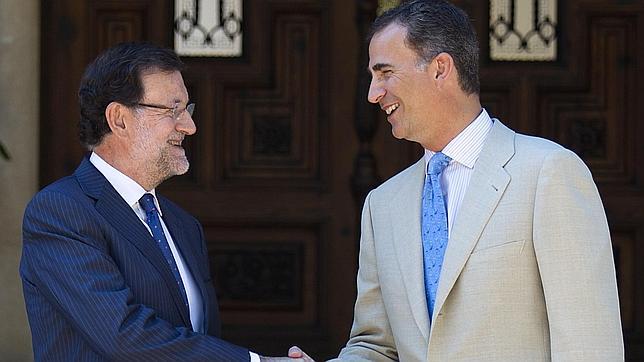 Rajoy despacha con el Rey en Marivent