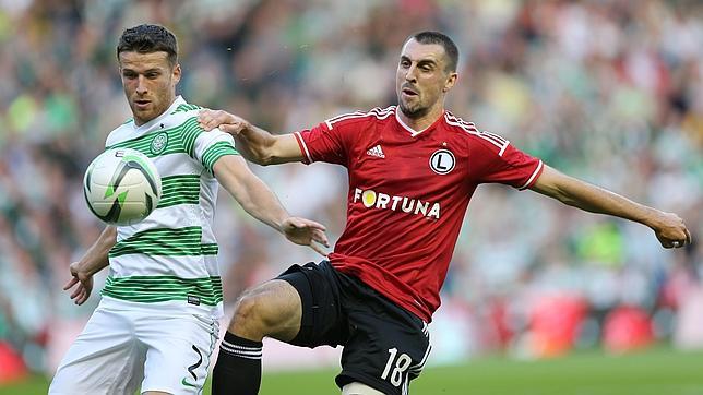 Eliminados de la Champions tras ganar 6-1 por un cambio indebido en el minuto 86