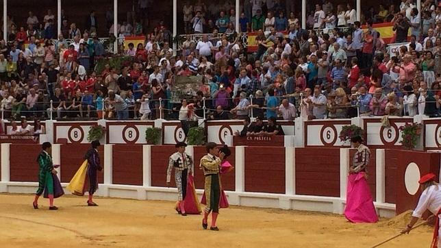 Noticia: ¡casi lleno en una novillada!