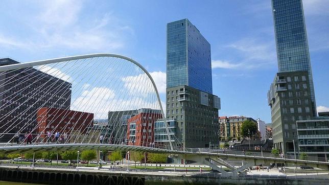 La nueva imagen de Abandoibarra, donde antes se levantaban unos astilleros