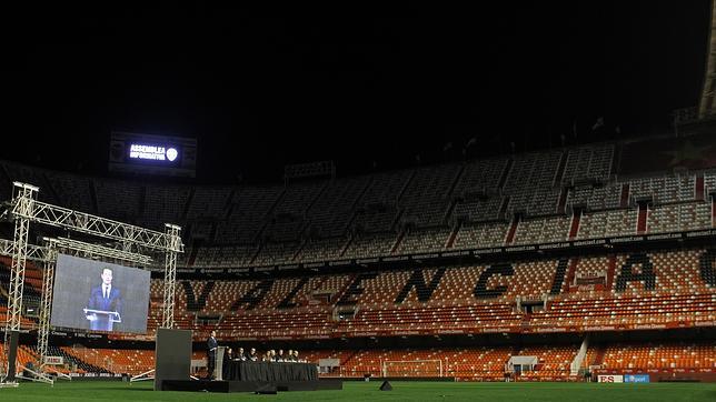 Lim y Bankia cierran el acuerdo definitivo para la venta del Valencia