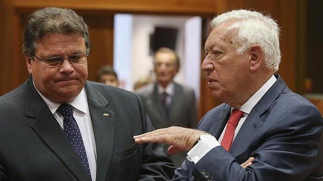 Margallo: «La comunidad internacional ha de cumplir con su deber de asistencia a los países afectados por el ébola»