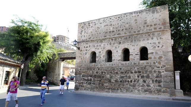 La Puerta del Vado, en Toledo, fue realizada entre finales del siglo XI y comienzos del siglo XII