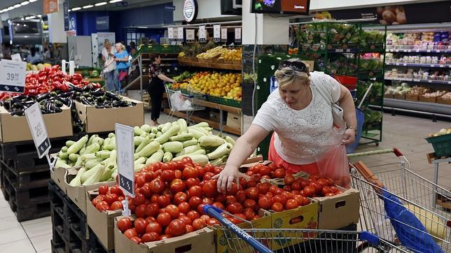 Casi 27 euros de ayuda tope por 100 kilos de nectarinas y melocotones, y 26,45 para tomates