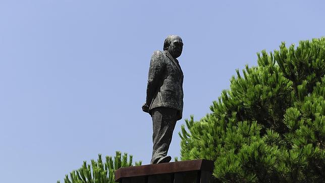 Estatua en honor de Jordi Pujol en Premià de Dalt