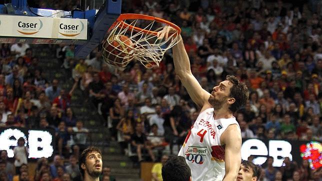 Croacia hace trabajar a España