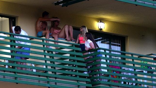 Herido de gravedad un turista británico tras caer desde un cuarto piso en Magaluf