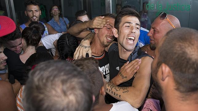 Los detenidos por la presunta violación de Málaga: «Han querido destrozarnos la vida»