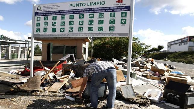 Lugo amenaza con sancionar a quienes tiren la basura fuera de hora, sin base legal