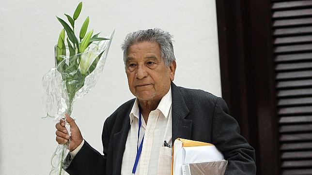 Militares y guerrilleros colombianos se sientan cara a cara en las negociaciones de Cuba