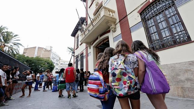 El curso escolar empieza con doce días de diferencia en función de cada automomía