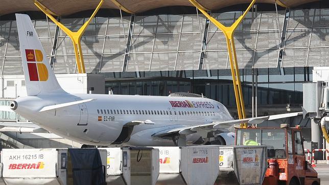 Iberia aconseja a los pasajeros que vuelen a EE.UU. acudir con antelación al aeropuerto