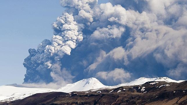 Islandia prohíbe el tráfico aéreo sobre el volcán Bardarbunga tras su entrada en erupción