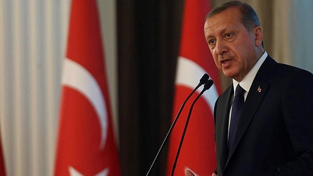 Erdogan instaura en Turquía un sistema presidencialista bajo su mando