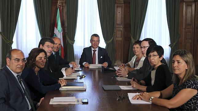 Urkullu se desmarca de Cataluña y dice que su modelo es el escocés