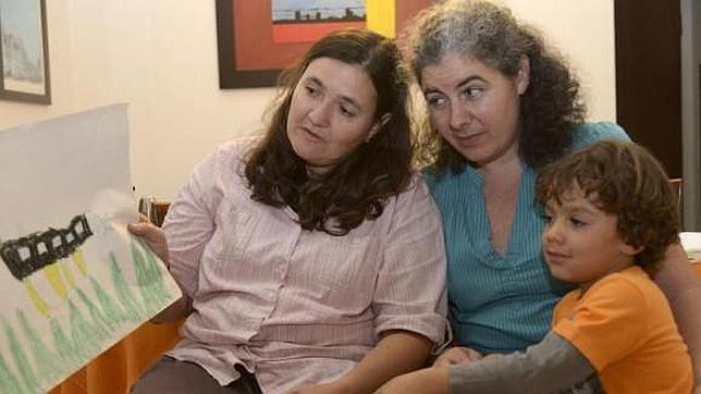 La primera adopción homosexual en Colombia, envuelta en polémica