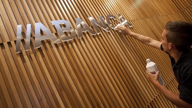 Abanca gana 440 millones hasta junio y multiplica por siete sus beneficios