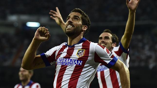 Raúl García festeja su gol en la Supercopa con el Atlético