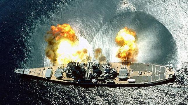 La batería del acorazado abre fuego en el año 1984. Estuvo en servicio hasta 1990