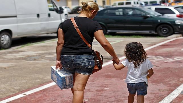 Al 56% de los valencianos les preocupa no poder hacer frente a «la vuelta al cole»