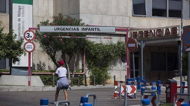 El juez decide mañana si pone en libertad a los padres del niño británico con cáncer